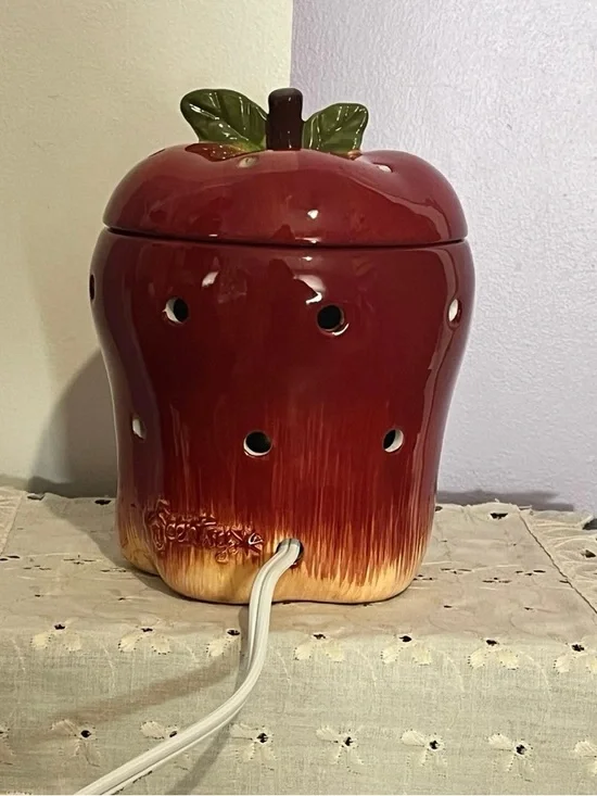 Scentsy Retired 2010 Big Red Apple Full Size Warmer & Wax Bar NIB - Picture 8 of 9